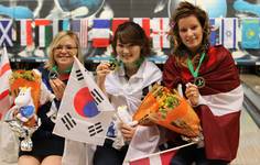 Von links nach rechts: Silber Hayley White (ENG), Gold Moon-Jeong Kim (KOR), Bronze Diana Zavjalova (LAT)