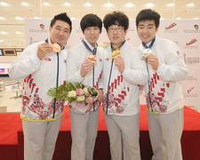 Koreas Kang Hee Won-Shin Seung Hyeon und Choi Bok Eum-Park Jong Woo gewannen Bronze und Gold im Doppelwettbewerb