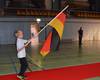 Dänische Jugendliche trugen die Fahnen der teilnehmenden Länder
