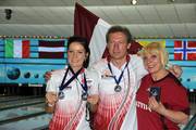 Zwei Mal Gold für Diana Zavjalova aus Lettland mit Coach Aleksandrs Zavjalovs und Tatjana Zavjalova