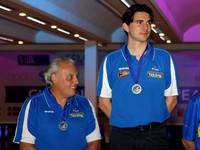 Silber für Yoan Alix aus Frankreich mit Coach Jean Louis Berrier (links)